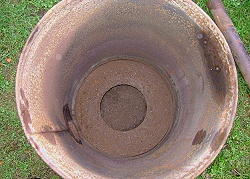 Flugora Sawdust-Stove 内部